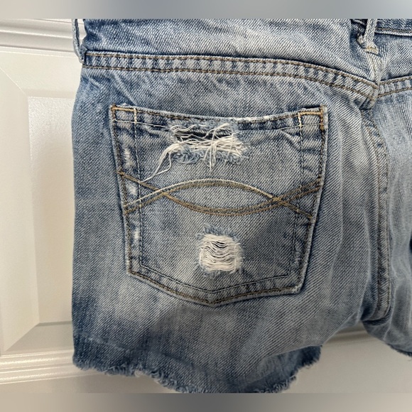Abercrombie & Fitch Blue Distressed Jean Denim Shorts Size 0 Women’s - Picture 7 of 7